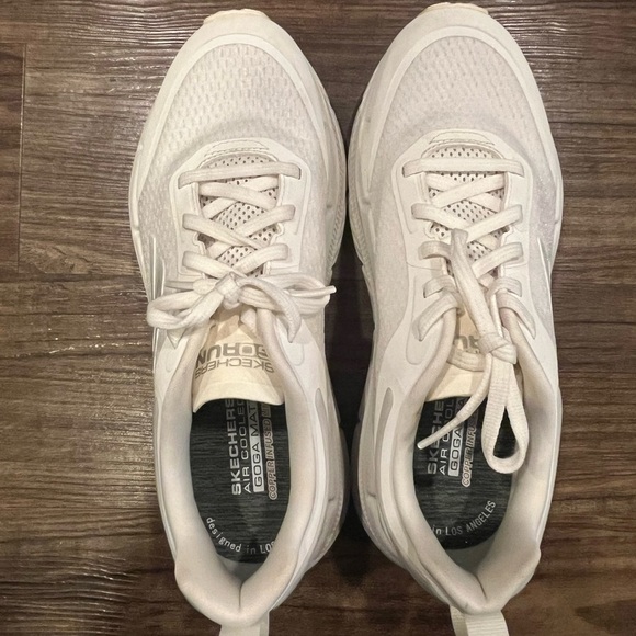 Skechers Shoes - Skechers White Athletic Sneakers W 9